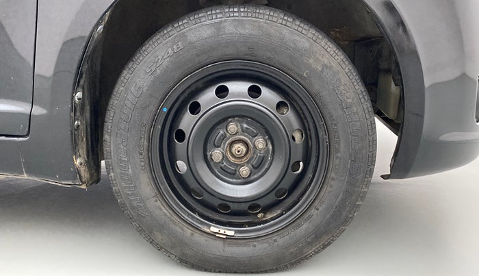 2010 Maruti Swift VXI, Petrol, Manual, 82,669 km, Right Front Wheel