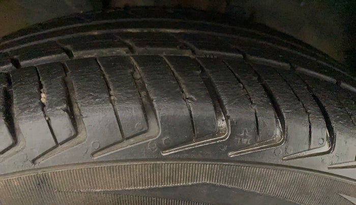 2019 Renault Kwid RXT 1.0 (O), Petrol, Manual, 22,088 km, Right Rear Tyre Tread