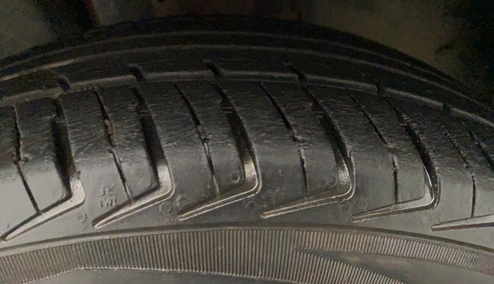 2019 Renault Kwid RXT 1.0 (O), Petrol, Manual, 22,088 km, Right Front Tyre Tread