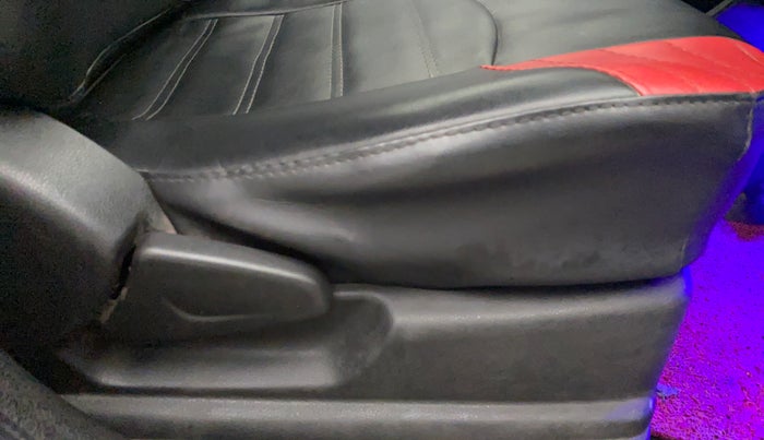 2019 Renault Kwid RXT 1.0 (O), Petrol, Manual, 22,088 km, Driver Side Adjustment Panel