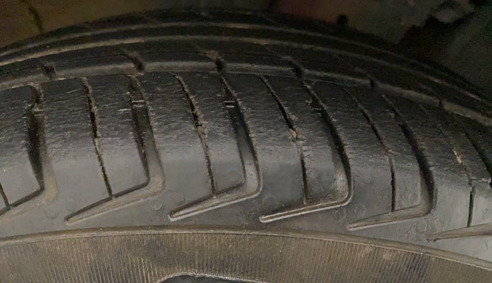 2019 Renault Kwid RXT 1.0 (O), Petrol, Manual, 22,088 km, Left Front Tyre Tread
