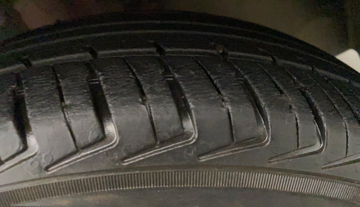 2019 Renault Kwid RXT 1.0 (O), Petrol, Manual, 22,088 km, Left Rear Tyre Tread