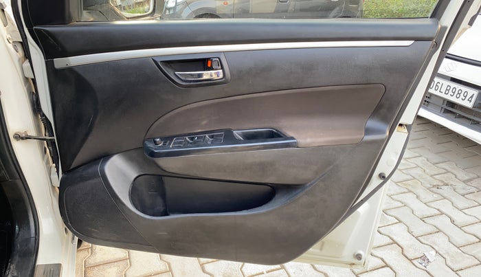 2017 Maruti Swift VXI, Petrol, Manual, 67,233 km, Driver Side Door Panels Control