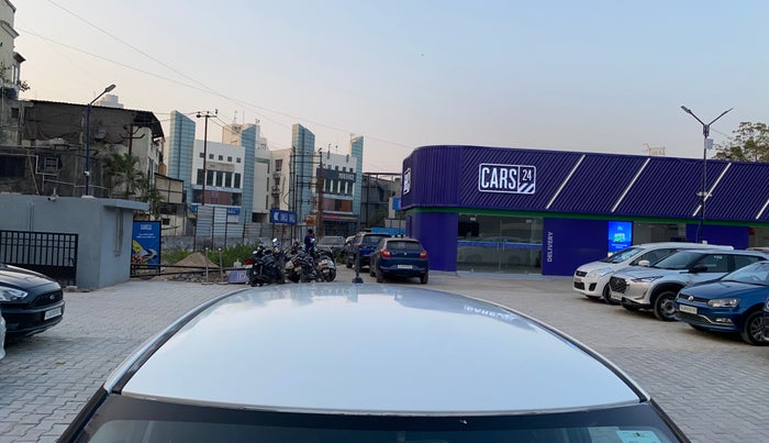 2017 Maruti Swift VXI, Petrol, Manual, 67,233 km, Moonroof/ Sunroof