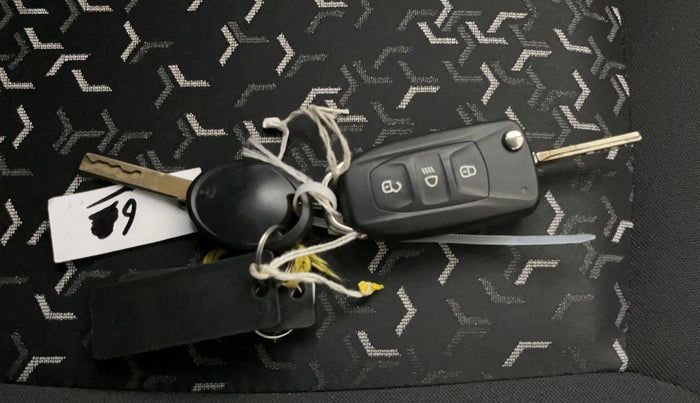 2023 Tata Tiago XTA PETROL, Petrol, Automatic, 8,504 km, Key Close Up