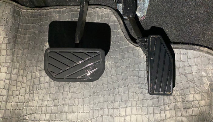 2020 Maruti Swift VXI AMT, Petrol, Automatic, 84,022 km, Pedals