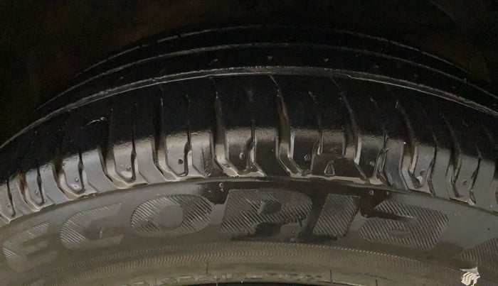 2020 Maruti Swift VXI AMT, Petrol, Automatic, 84,022 km, Right Front Tyre Tread