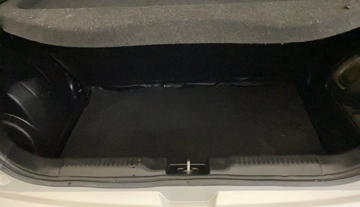 2020 Maruti Swift VXI AMT, Petrol, Automatic, 84,022 km, Boot Inside