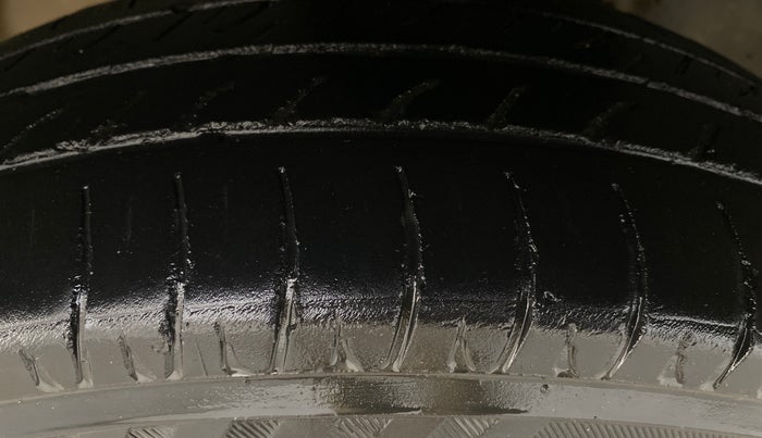 2016 Tata Tiago XM PETROL, Petrol, Manual, 70,735 km, Left Front Tyre Tread