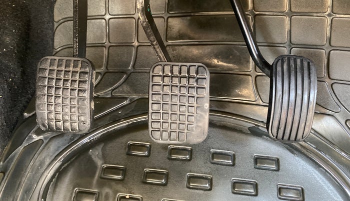 2016 Tata Tiago XM PETROL, Petrol, Manual, 70,735 km, Pedals