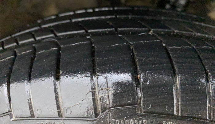 2012 Maruti Wagon R 1.0 LXI, Petrol, Manual, 98,453 km, Right Front Tyre Tread