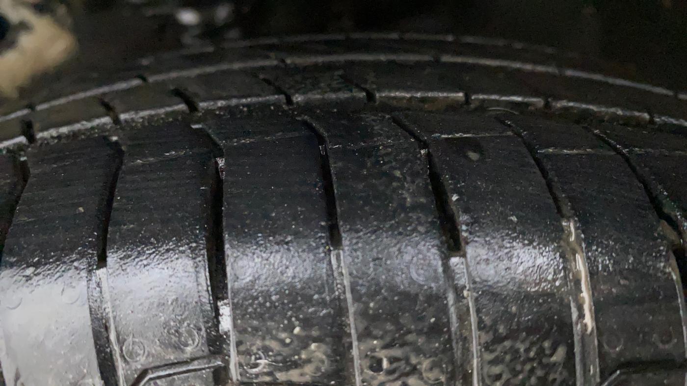 2012 Maruti Wagon R 1.0 LXI, Petrol, Manual, 98,453 km, Left Front Tyre Tread