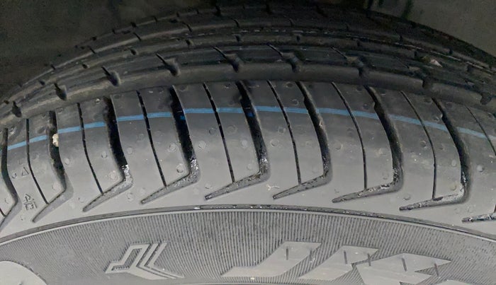 2019 Renault Kwid CLIMBER 1.0, Petrol, Manual, 31,123 km, Right Front Tyre Tread