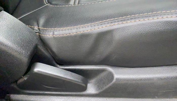 2019 Renault Kwid CLIMBER 1.0, Petrol, Manual, 31,123 km, Driver Side Adjustment Panel