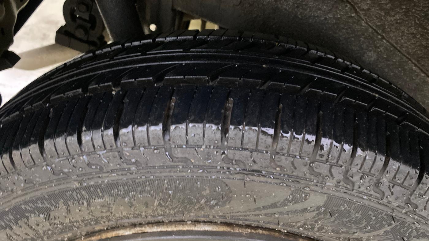 2016 Maruti Wagon R 1.0 LXI, Petrol, Manual, 14,800 km, Right Rear Tyre Tread