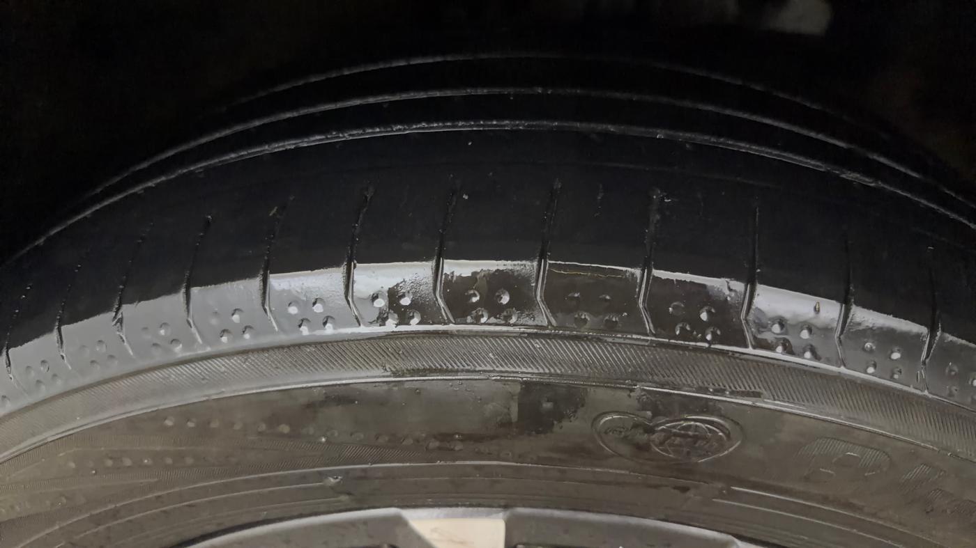 2023 Mahindra XUV700 AX 5 D AT 7 STR, Diesel, Automatic, 98,755 km, Left Front Tyre Tread