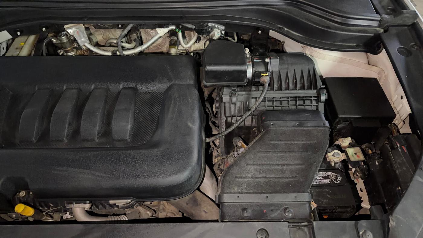 2023 Mahindra XUV700 AX 5 D AT 7 STR, Diesel, Automatic, 98,755 km, Engine View - Left