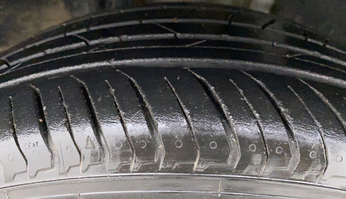 2021 Nissan MAGNITE XL MT, Petrol, Manual, 23,175 km, Right Front Tyre Tread