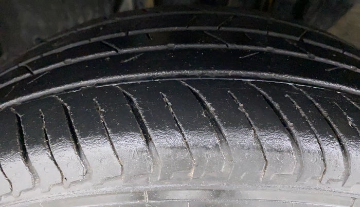 2021 Nissan MAGNITE XL MT, Petrol, Manual, 23,175 km, Left Front Tyre Tread