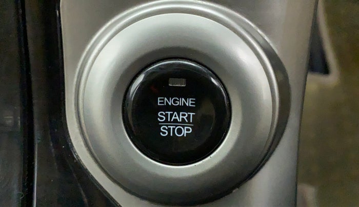 2018 Mahindra XUV500 W11 AT, Diesel, Automatic, 64,861 km, Keyless Start/ Stop Button
