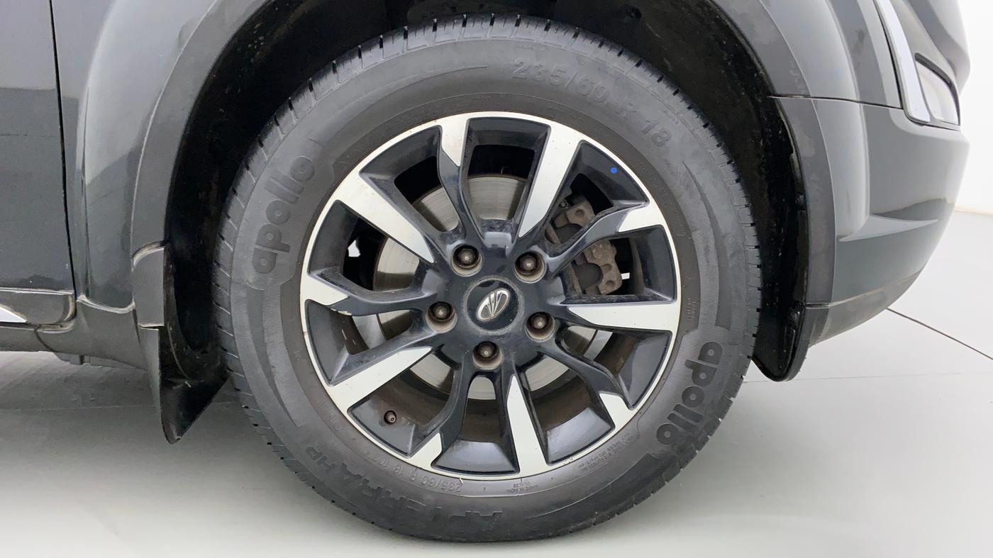 2018 Mahindra XUV500 W11 AT, Diesel, Automatic, 64,861 km, Right Front Wheel