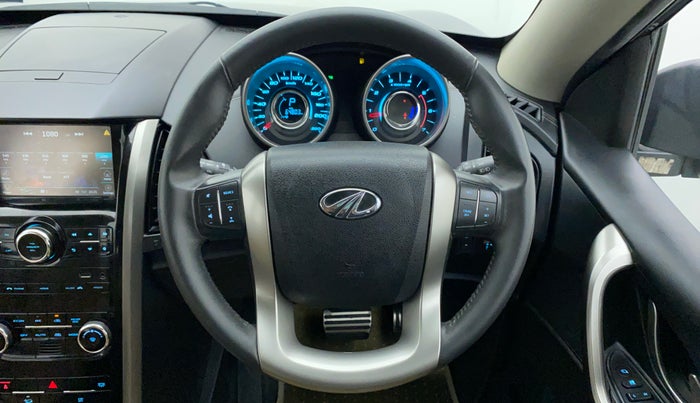 2018 Mahindra XUV500 W11 AT, Diesel, Automatic, 64,861 km, Steering Wheel Close Up