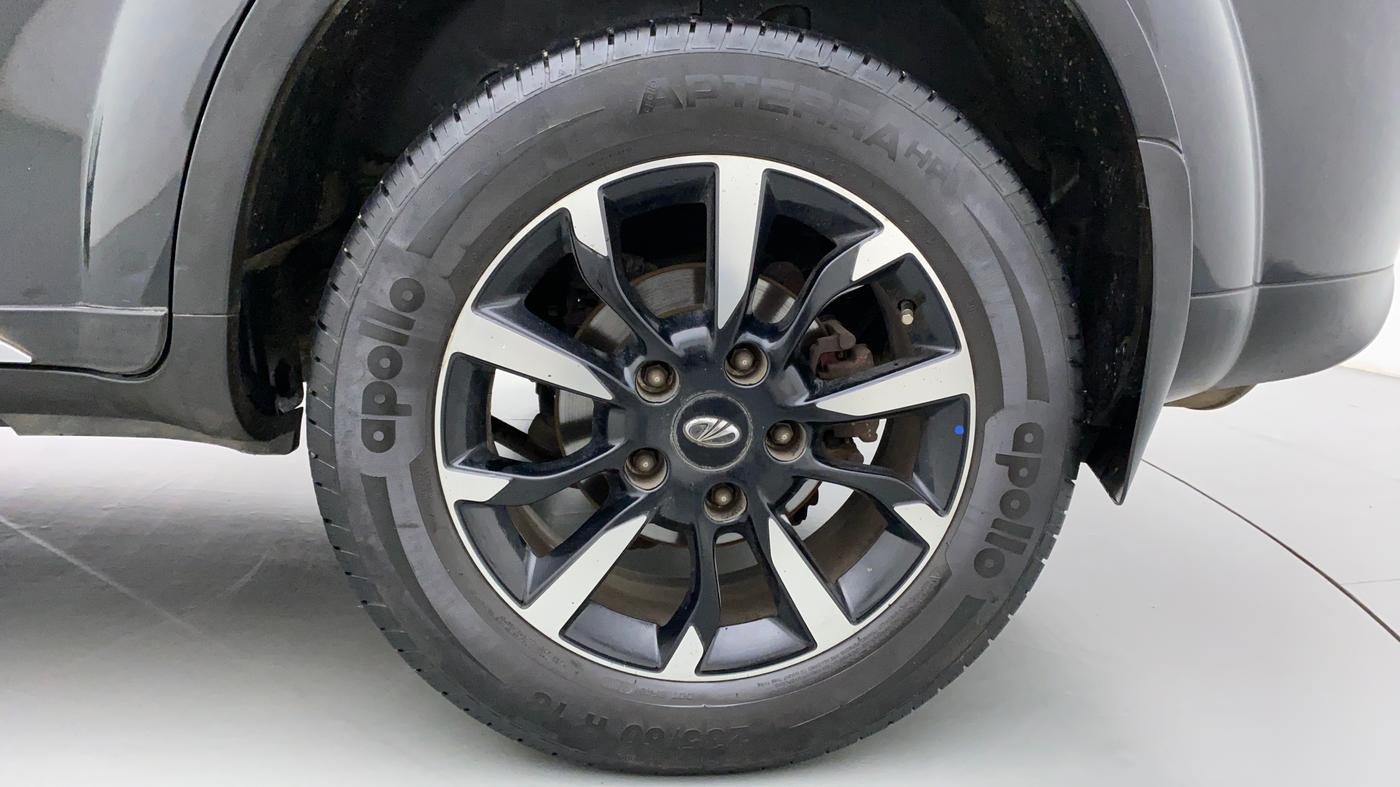 2018 Mahindra XUV500 W11 AT, Diesel, Automatic, 64,861 km, Left Rear Wheel