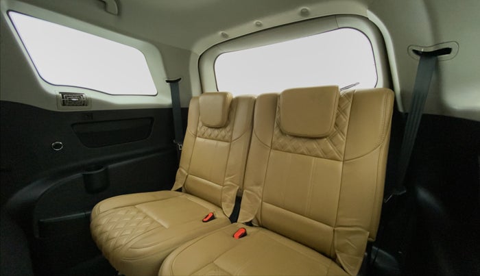 2018 Mahindra XUV500 W11 AT, Diesel, Automatic, 64,861 km, Third Seat Row ( optional )