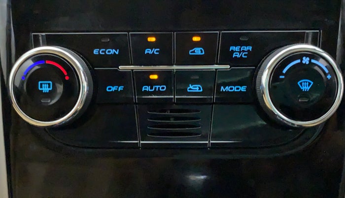 2018 Mahindra XUV500 W11 AT, Diesel, Automatic, 64,861 km, Automatic Climate Control