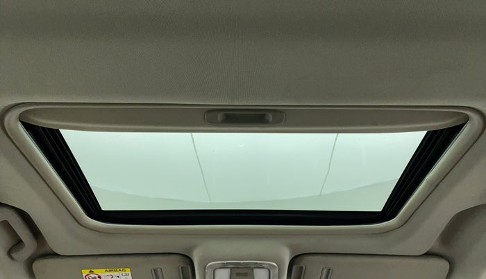 2018 Mahindra XUV500 W11 AT, Diesel, Automatic, 64,861 km, Moonroof/ Sunroof