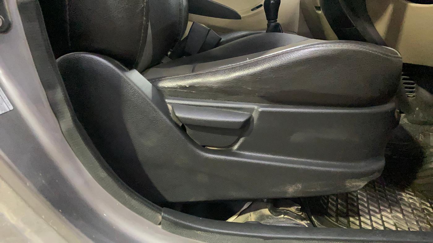 2012 Hyundai Eon ERA +, Petrol, Manual, 75,364 km, Driver Side Adjustment Panel