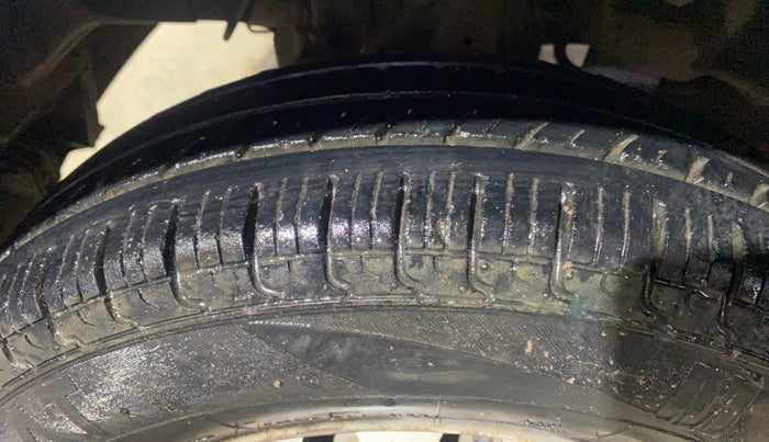 2012 Hyundai Eon ERA +, Petrol, Manual, 75,364 km, Right Rear Tyre Tread