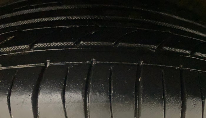 2018 Hyundai Grand i10 SPORTZ 1.2 KAPPA VTVT, Petrol, Manual, 40,566 km, Left Front Tyre Tread