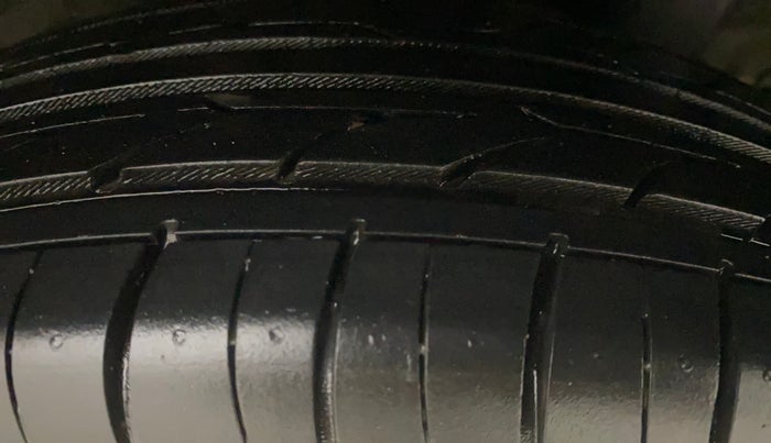 2018 Hyundai Grand i10 SPORTZ 1.2 KAPPA VTVT, Petrol, Manual, 40,566 km, Left Rear Tyre Tread