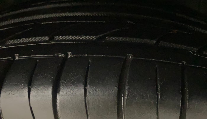 2018 Hyundai Grand i10 SPORTZ 1.2 KAPPA VTVT, Petrol, Manual, 40,566 km, Right Front Tyre Tread