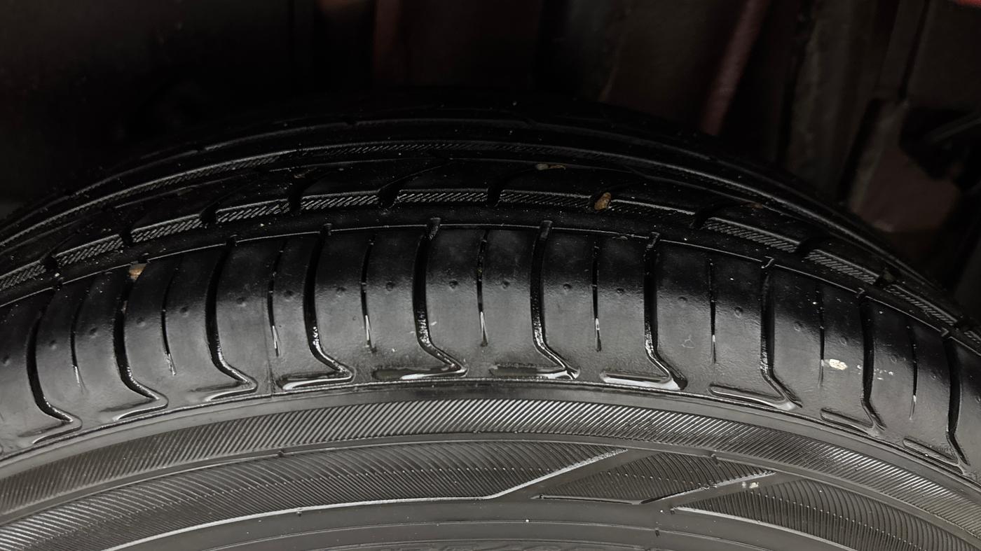 2016 Tata Tiago XZ PETROL, Petrol, Manual, 1,00,798 km, Left Rear Tyre Tread