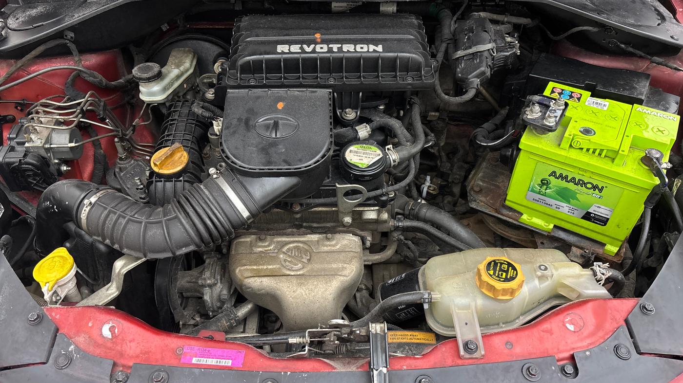 2016 Tata Tiago XZ PETROL, Petrol, Manual, 1,00,798 km, Engine View