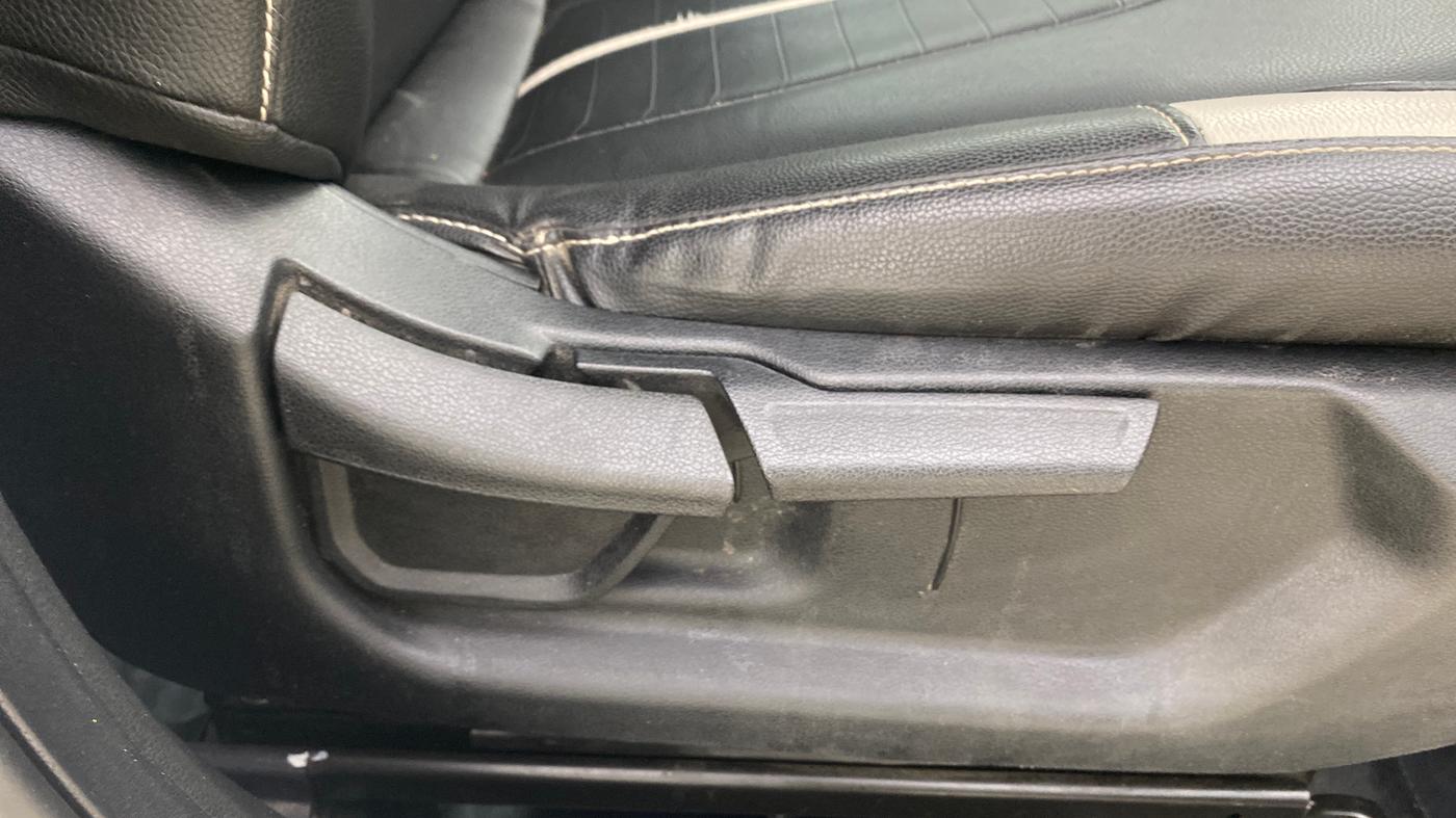 2021 Hyundai Creta SX 1.5 PETROL, Petrol, Manual, 49,800 km, Driver Side Adjustment Panel