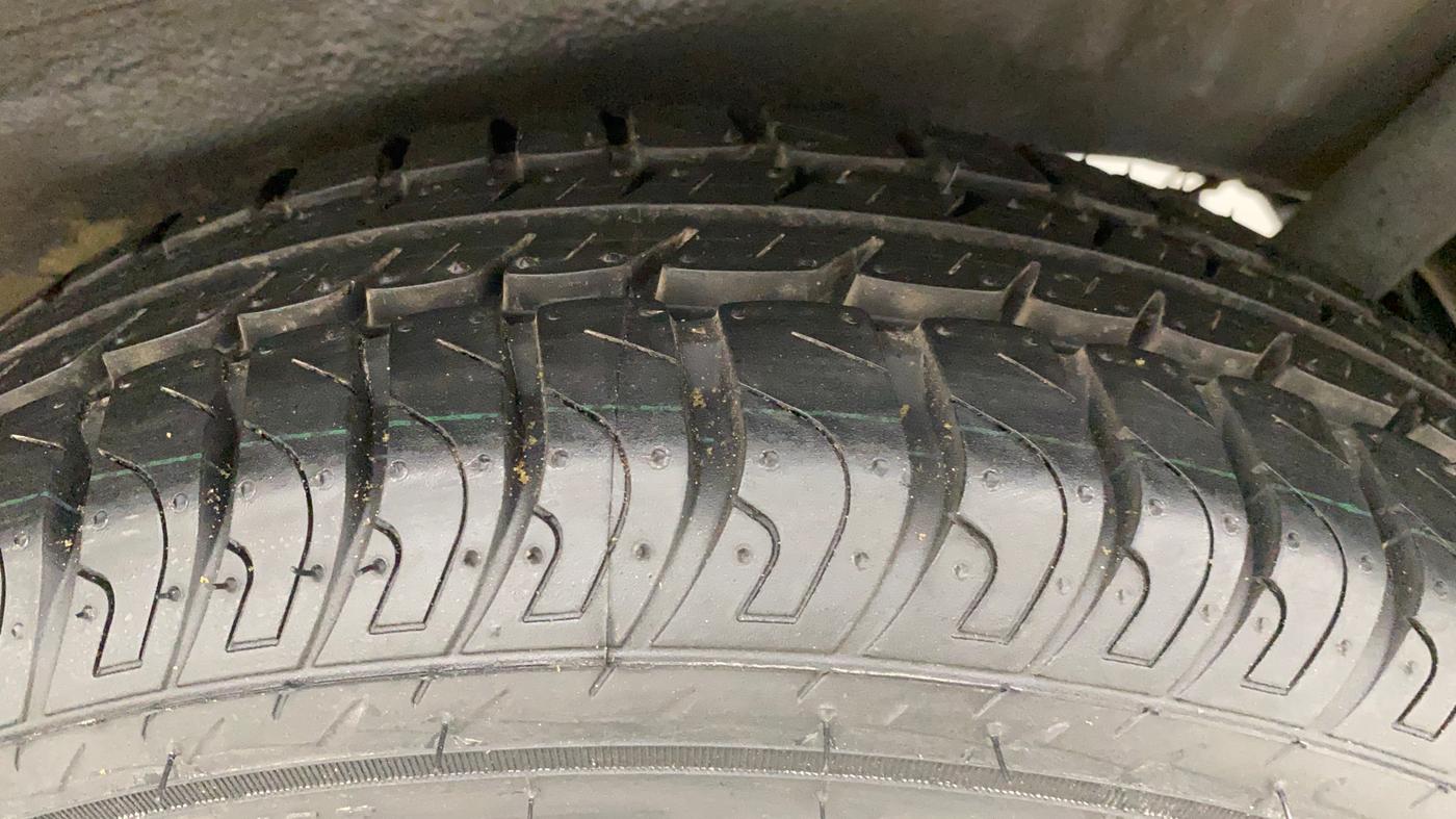 2013 Maruti Wagon R 1.0 VXI, Petrol, Manual, 40,896 km, Left Rear Tyre Tread
