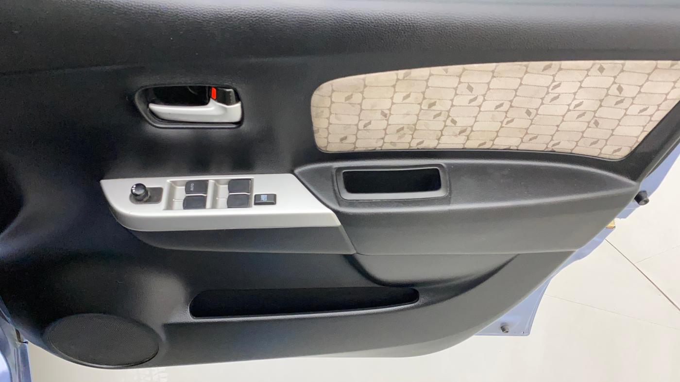 2013 Maruti Wagon R 1.0 VXI, Petrol, Manual, 40,896 km, Driver Side Door Panels Control