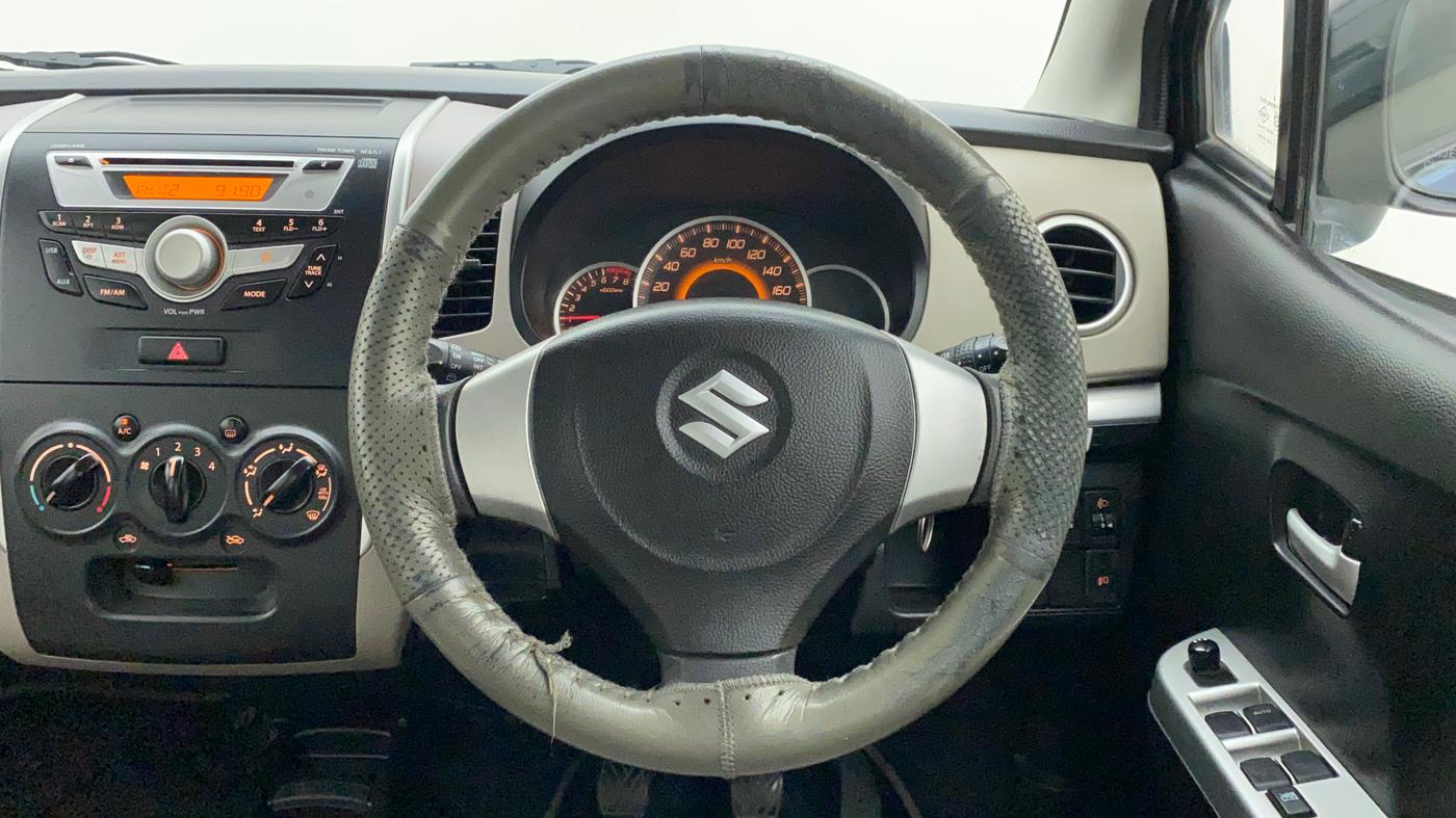2013 Maruti Wagon R 1.0 VXI, Petrol, Manual, 40,896 km, Steering Wheel Close Up