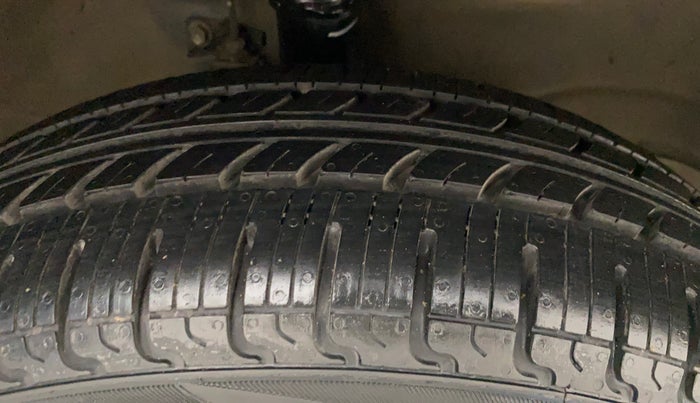2013 Maruti Wagon R 1.0 VXI, Petrol, Manual, 40,896 km, Right Front Tyre Tread