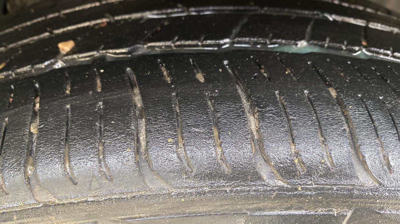 2019 Mahindra XUV500 W11, Diesel, Manual, 1,39,810 km, Right Rear Tyre Tread