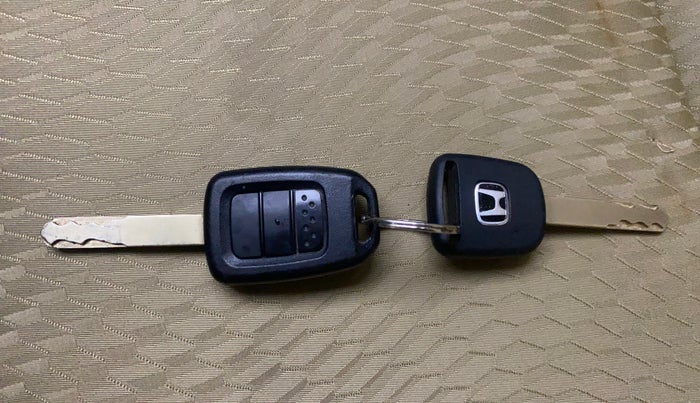 2015 Honda Jazz 1.2L I-VTEC S AT, Petrol, Automatic, 73,354 km, Key Close Up