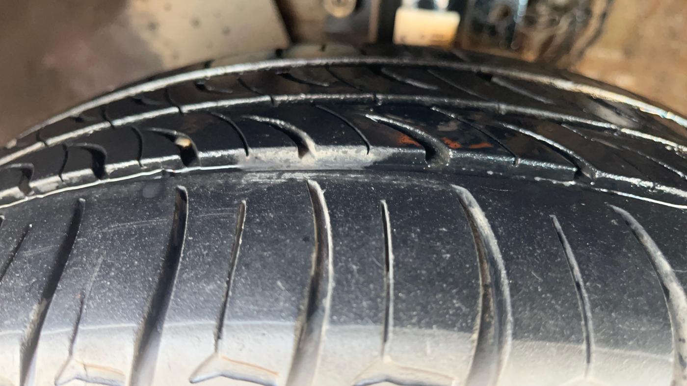 2019 Skoda Rapid AMBITION 1.5 TDI, Diesel, Manual, 1,46,243 km, Left Front Tyre Tread