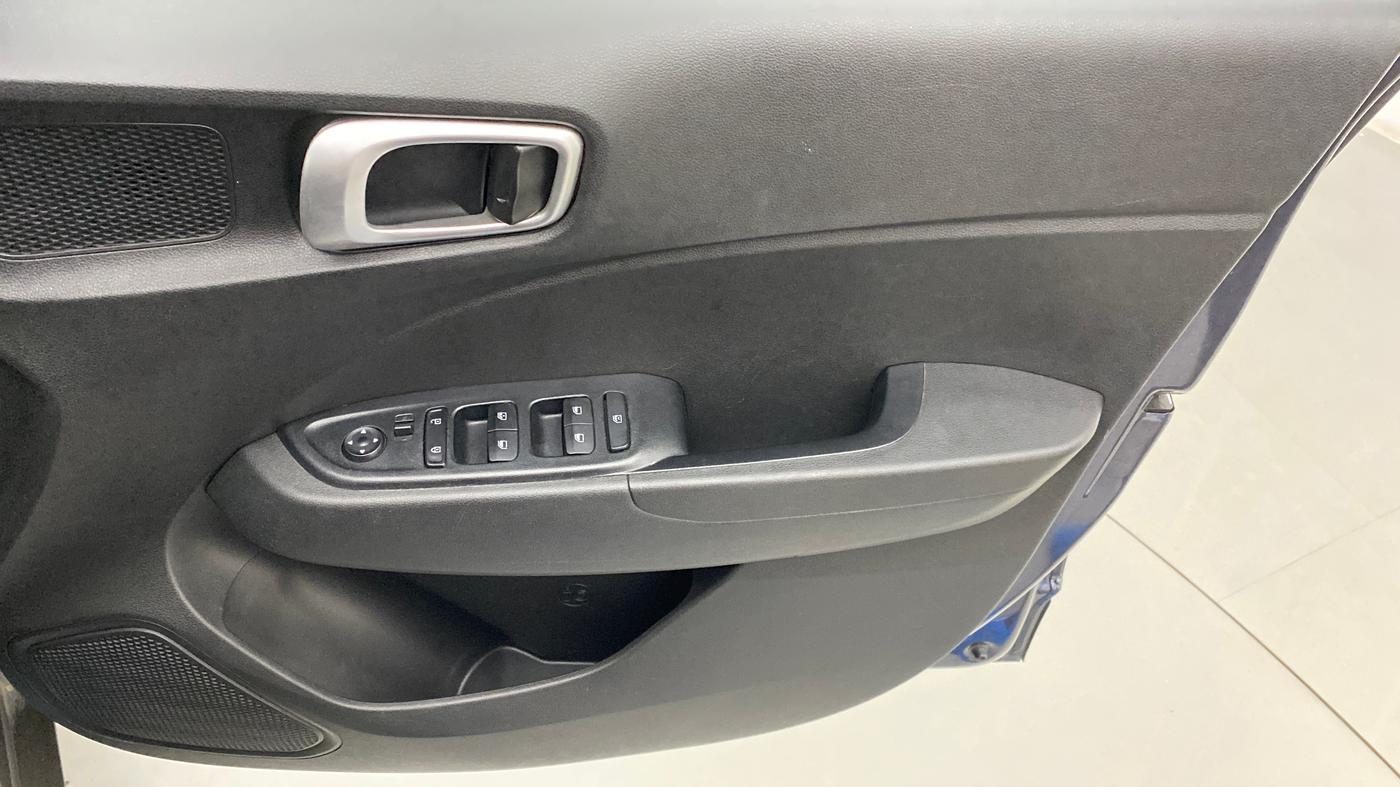 2020 Hyundai VENUE S MT 1.2 KAPPA, Petrol, Manual, 23,330 km, Driver Side Door Panels Control