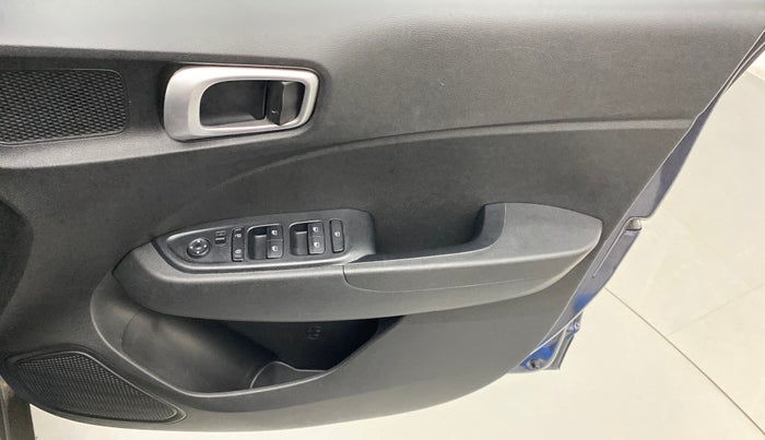 2020 Hyundai VENUE S MT 1.2 KAPPA, Petrol, Manual, 23,330 km, Driver Side Door Panels Control