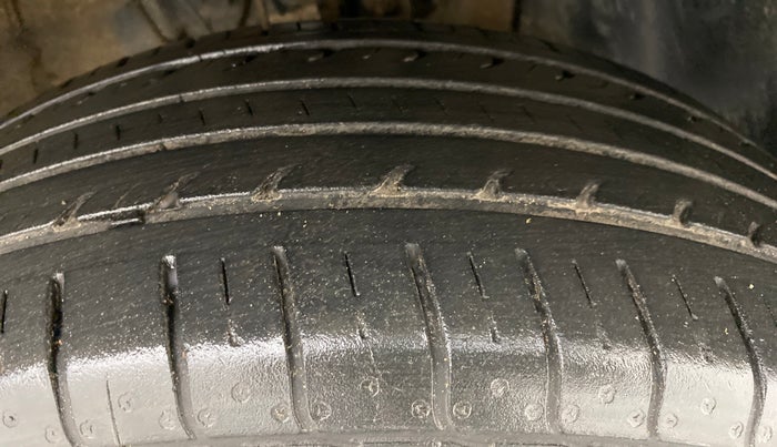 2020 Hyundai VENUE S MT 1.2 KAPPA, Petrol, Manual, 23,330 km, Right Front Tyre Tread