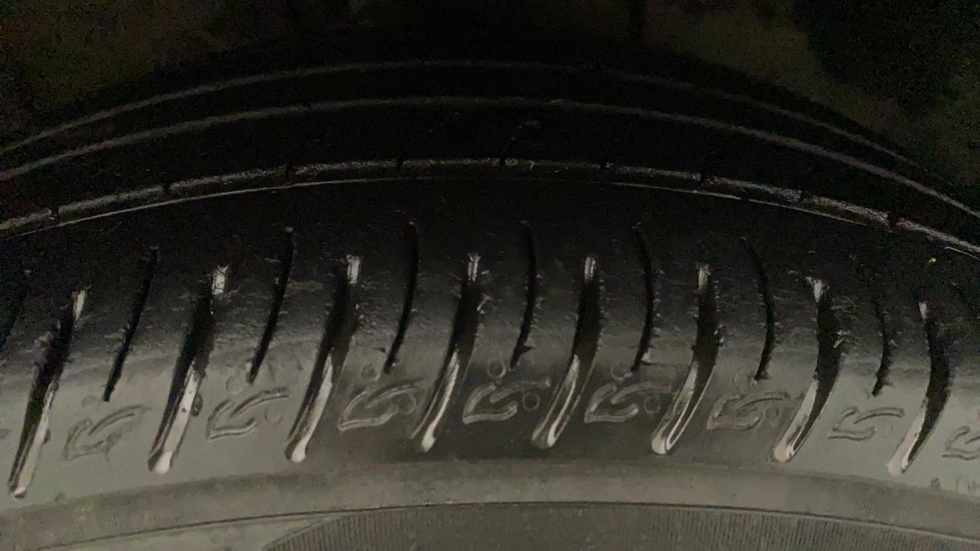 2019 Hyundai VENUE SX PLUS 1.0 TURBO DCT, Petrol, Automatic, 53,308 km, Right Front Tyre Tread