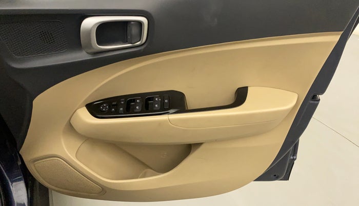2019 Hyundai VENUE SX PLUS 1.0 TURBO DCT, Petrol, Automatic, 53,308 km, Driver Side Door Panels Control